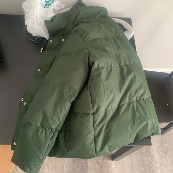 Woman’s Green Puffer Jacket (size: S) from Weekend Vibes - Picture 6 of 6